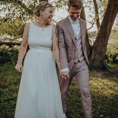 Zwei Braut Outfits für strahlende Gewinnerin Malin