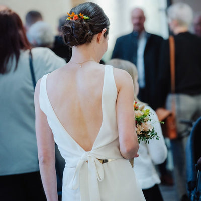 Standesamtoutfit mit rückenfreiem Top für Winterhochzeit von Lea