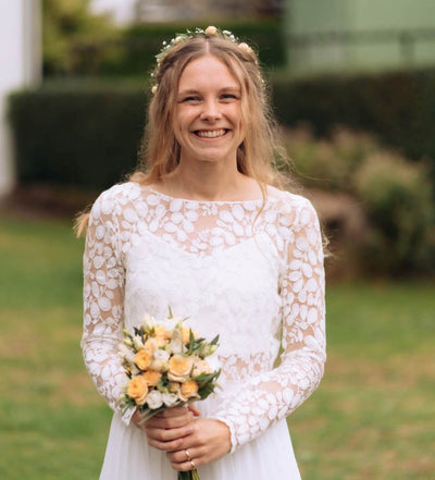 Süßes Hochzeitsoutfit von nonibraut Caro mit Spitzentop