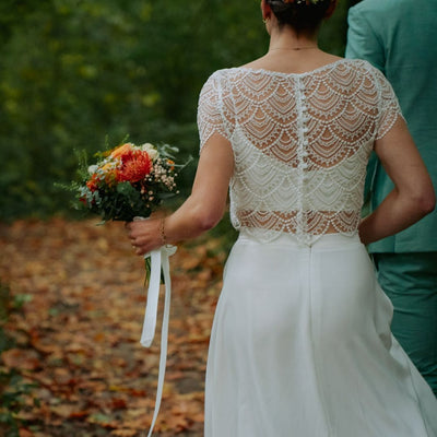 Traumhaftes Brautkleid für Susies Herbsthochzeit