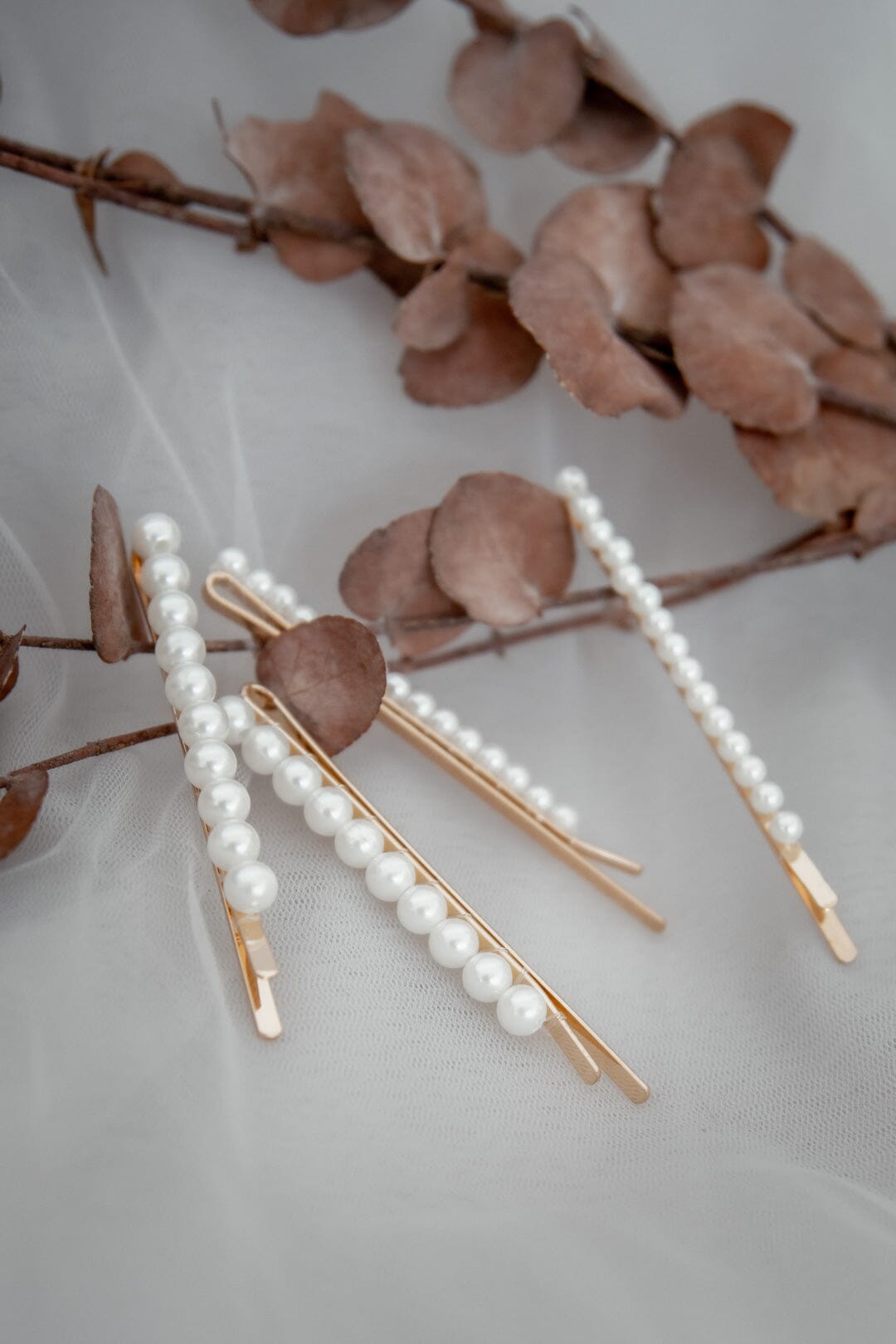 Hair clips with artificial pearls The Perfect Bridal Company noni