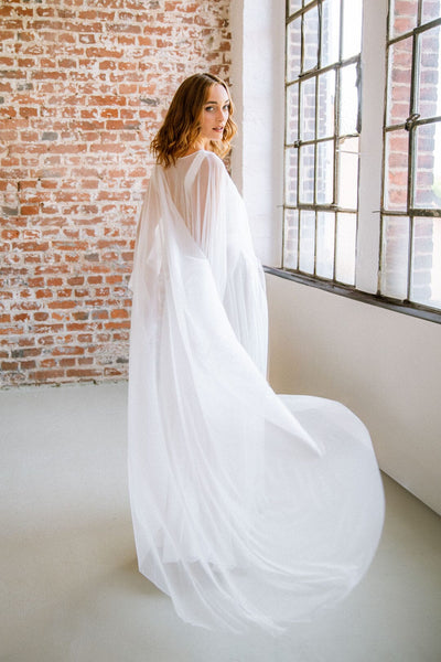 Braut Cape aus Softtüll mit Schleppe – Niamh noni