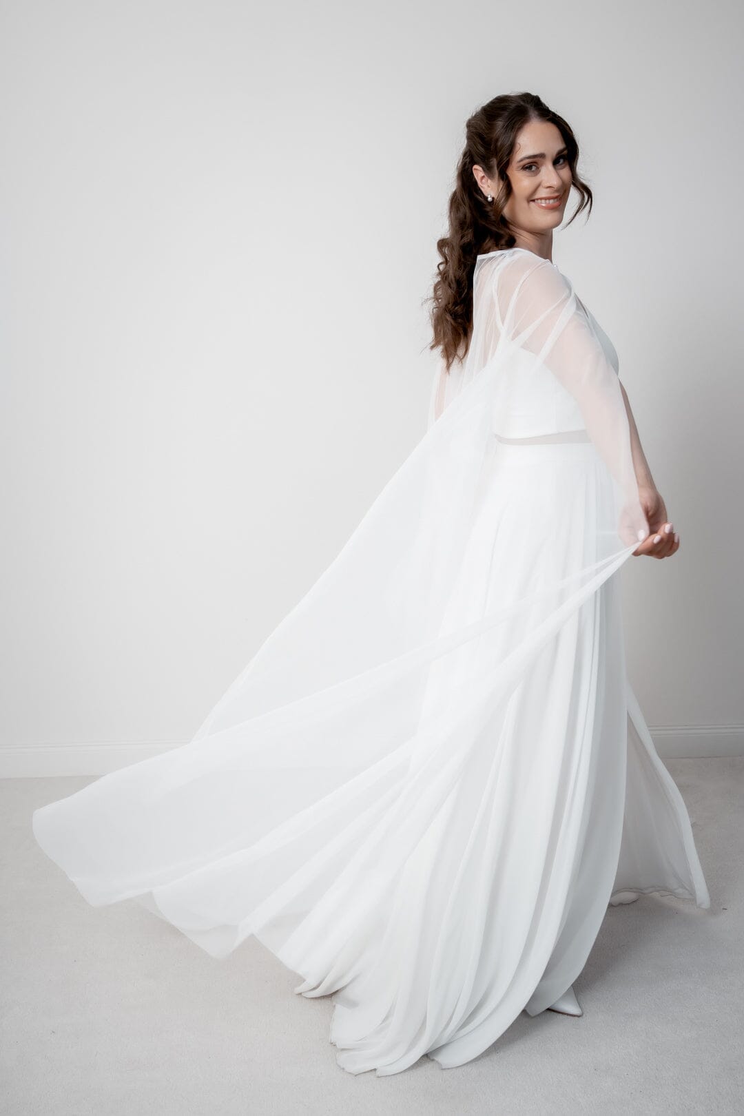 Braut Cape mit langer Schleppe – Oriana noni