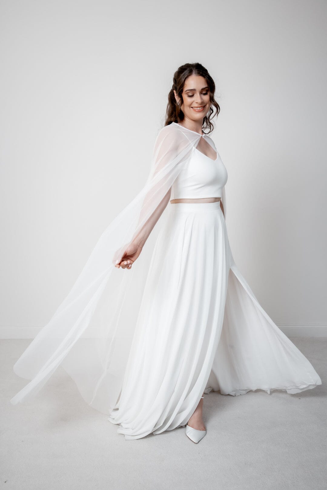 Braut Cape mit langer Schleppe – Oriana noni