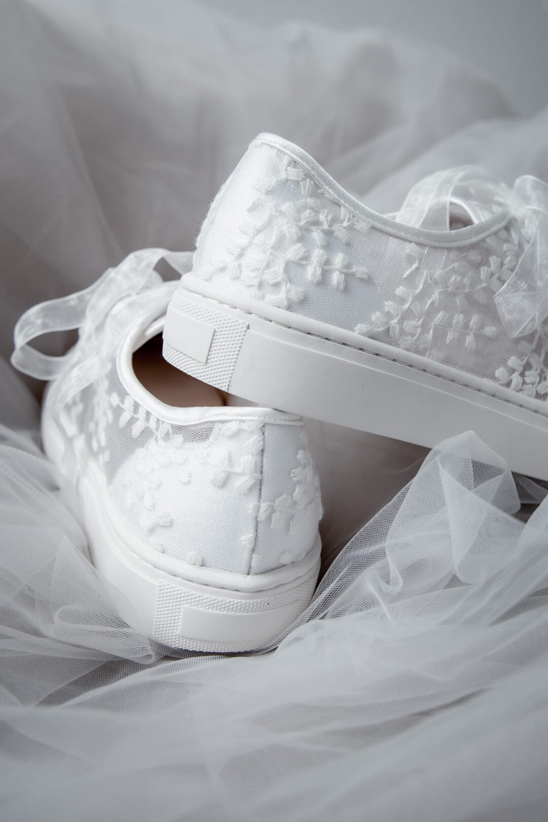 Braut Sneakers mit Spitze – Oakley | The Perfect Bridal Company