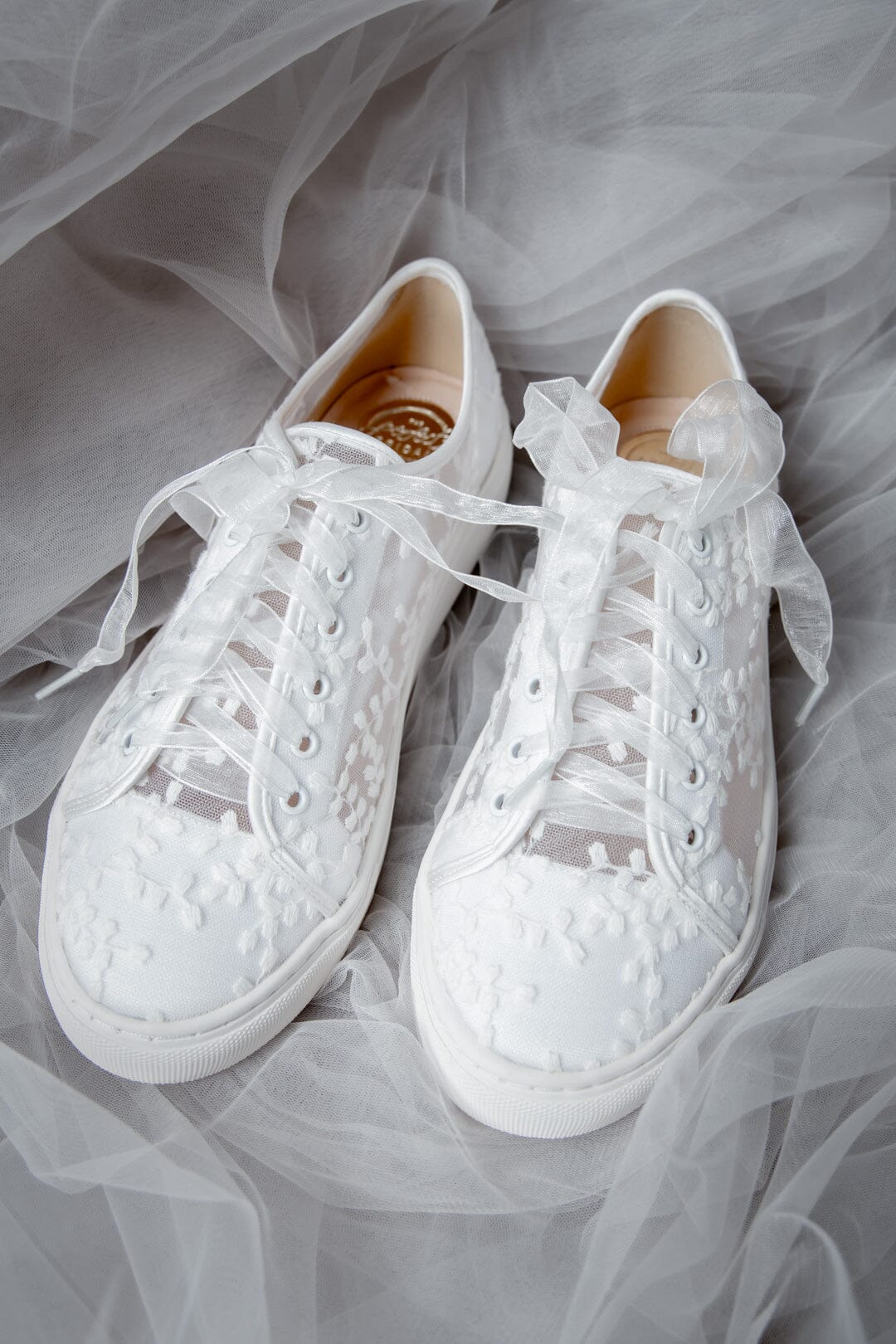 Braut Sneakers mit Spitze – Oakley The Perfect Bridal Company – noni
