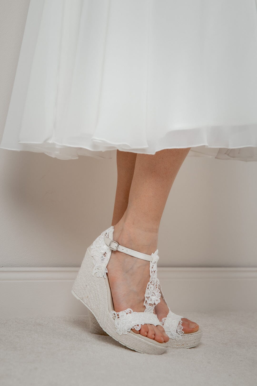 Bridal wedges, sandal with floral lace - Viena