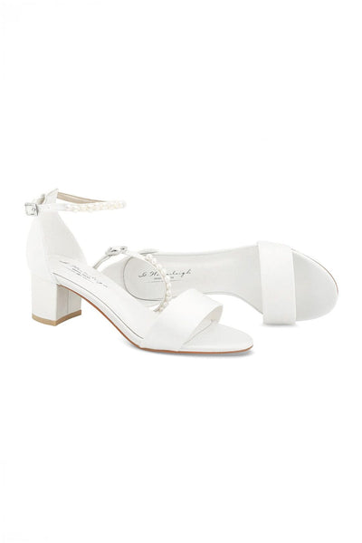 Brautsandalen mit Perlen – Beatrice Ivory Satin | G.Westerleigh