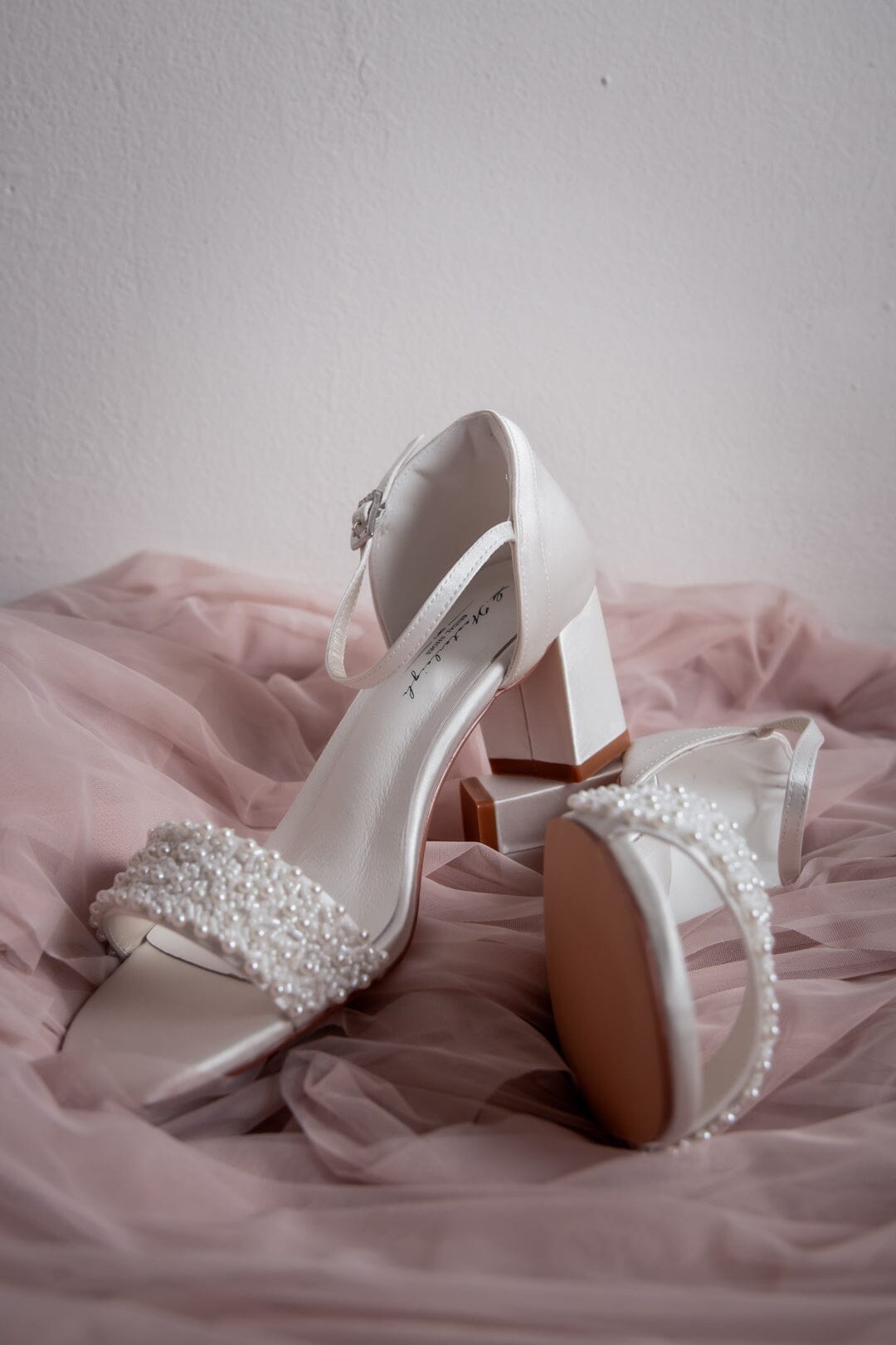 Brautschuh mit Perlenverzierung – Lauren Ivory Satin