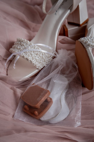 Brautschuh mit Perlenverzierung – Lauren Ivory Satin