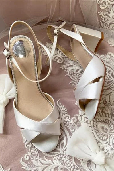 Brautschuhe mit abnehmbarer Schleife – Georgia Ivory Satin | The Perfect Bridal Company