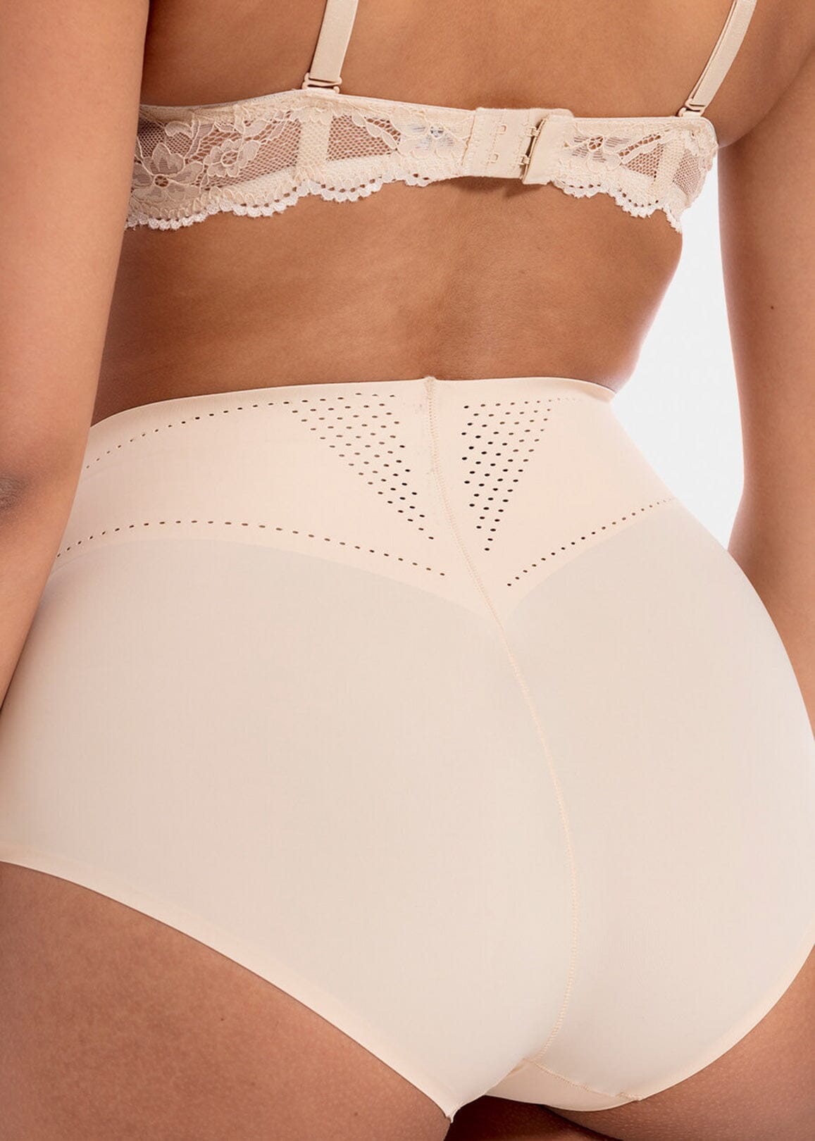 Figurformender Slip in Beige – Dream Shaper Brief