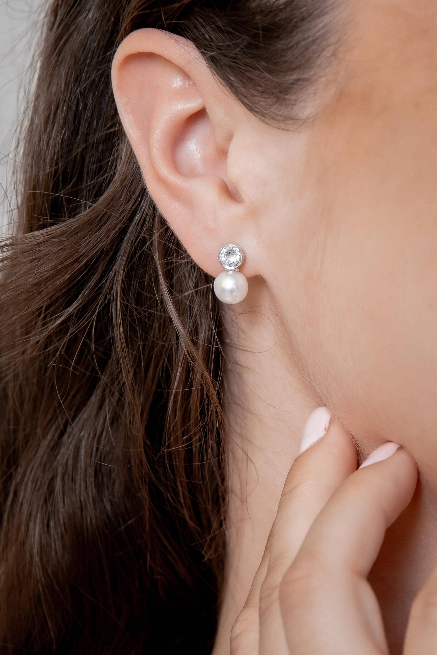 Kleine Perl-Ohrstecker mit Strass