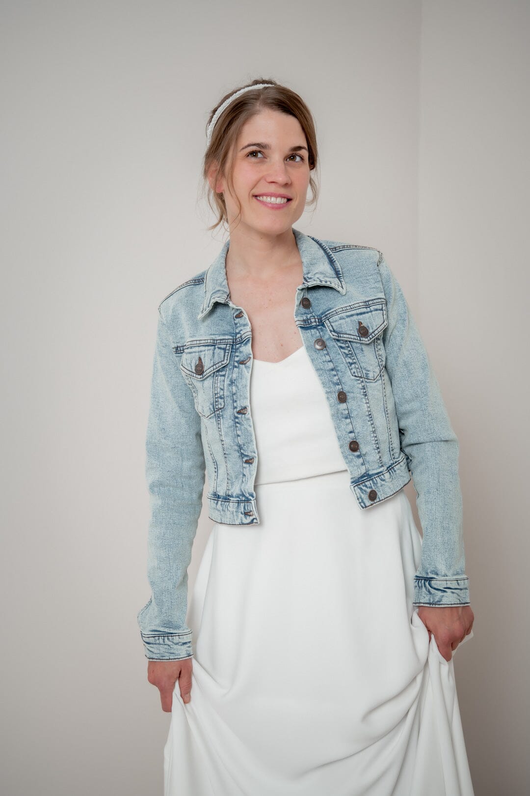 short denim jacket with dress – noni SIZE:US 12 type_XS The dress features a Black Dress Slack Pants