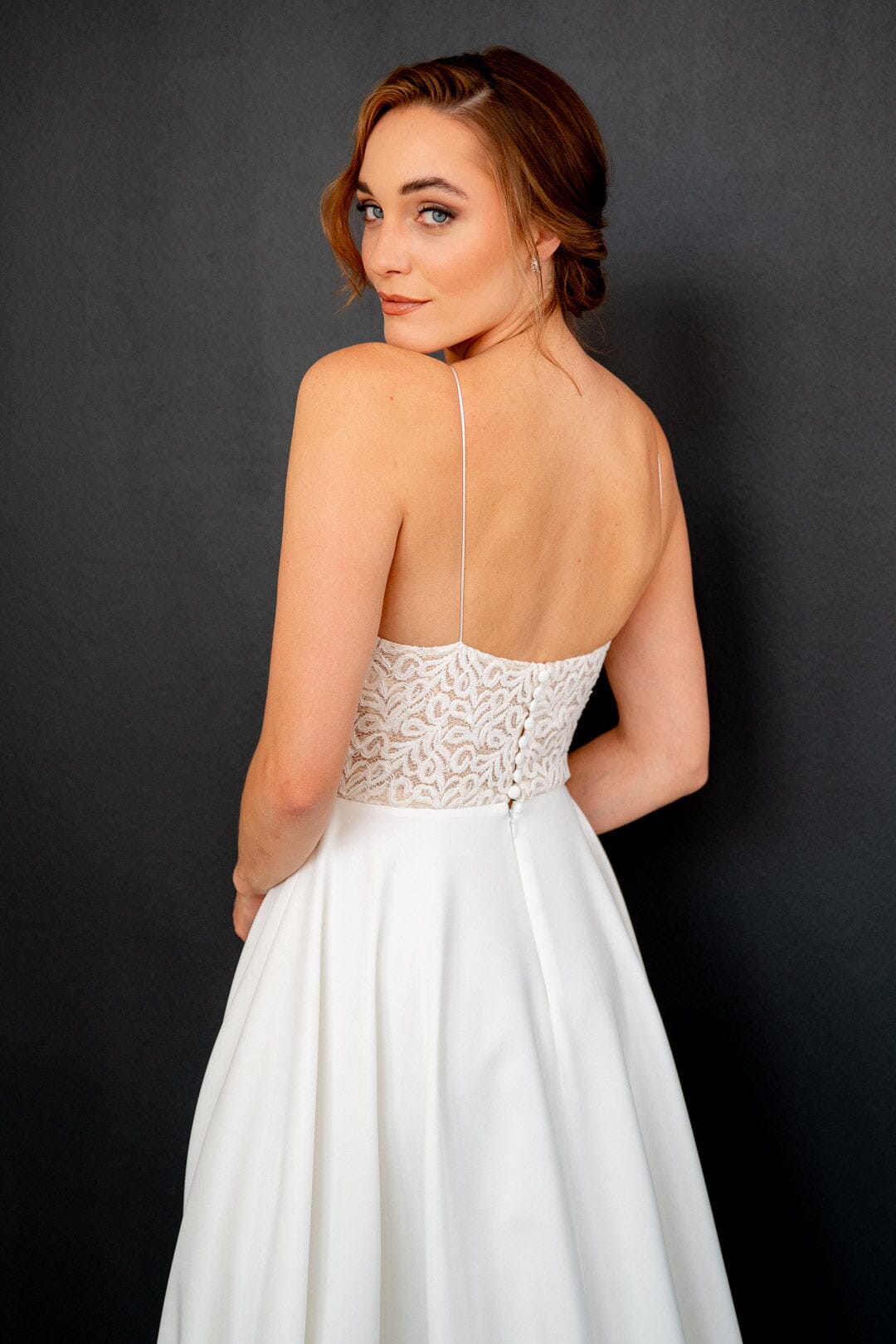 Kurzes Brautkleid mit dünnen Trägern – Junia noni One