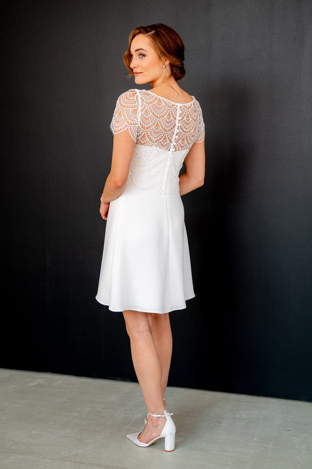 Kurzes Slip Dress in Ivory – Mirel noni One