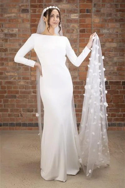 Langer Schleier mit Blüten | The Perfect Bridal Company