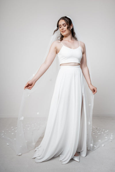 Langer Schleier mit Blüten | The Perfect Bridal Company