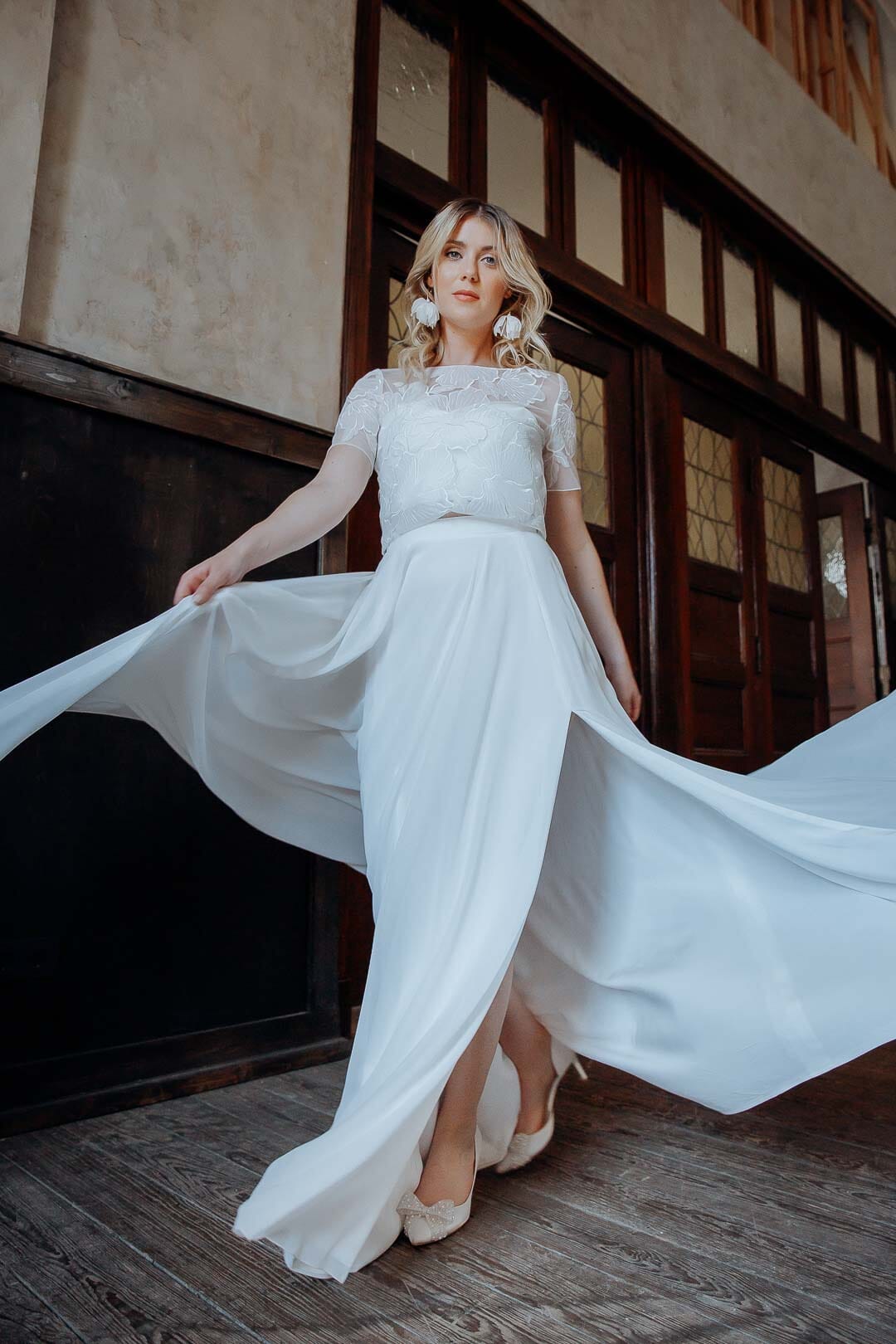 Long white wedding skirt best sale