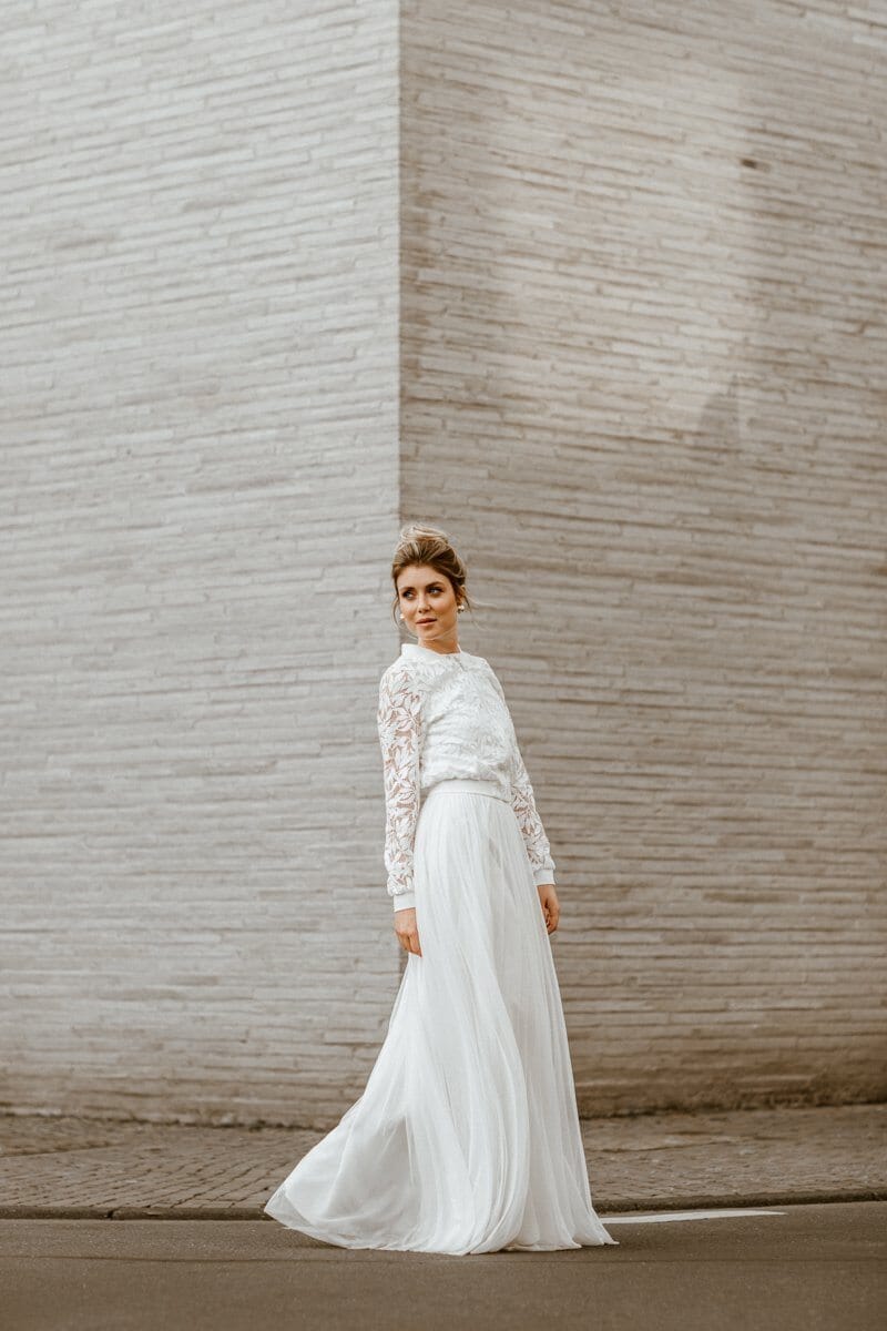 Braut Bomberjacke mit Blätterspitze - Majla mit Aisling Tüllrock in Ivory