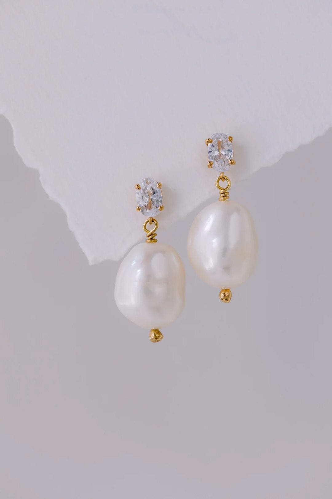 Oval crystal studs with pearl pendants - Joelle