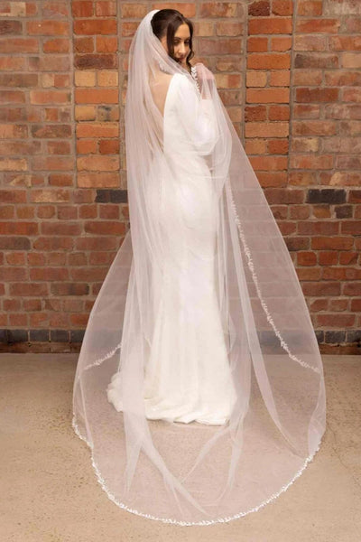 Schleier mit Blattstickerei | The Perfect Bridal Company