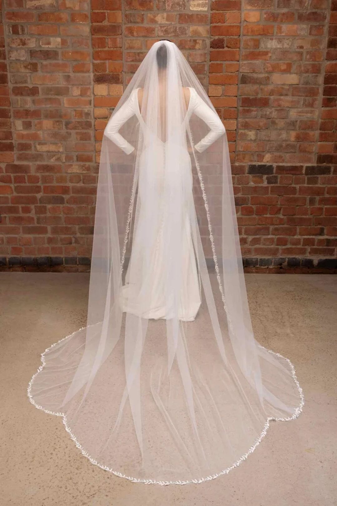 Schleier mit Blattstickerei | The Perfect Bridal Company