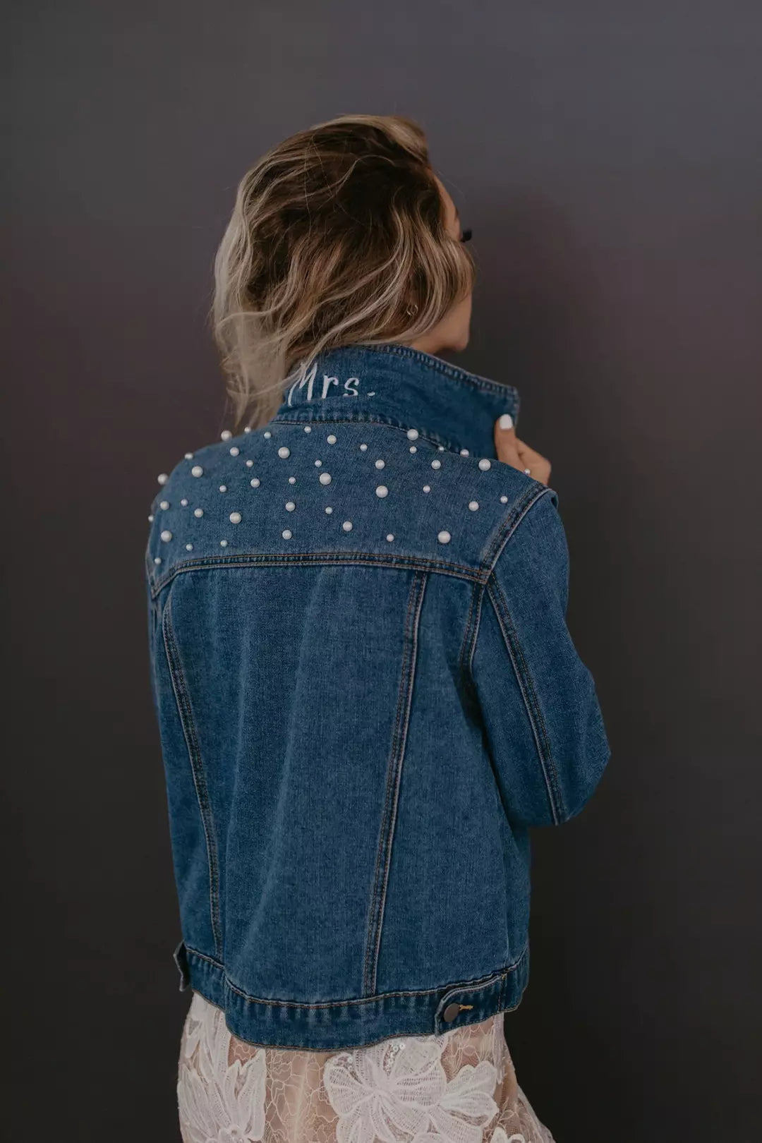 Braut Jeansjacke mit Perlen "Mrs"