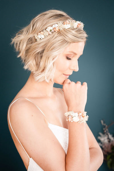 Blumenkranz im Vintage Stil mit Schleierkraut und Blüten in Rosé und Ivory