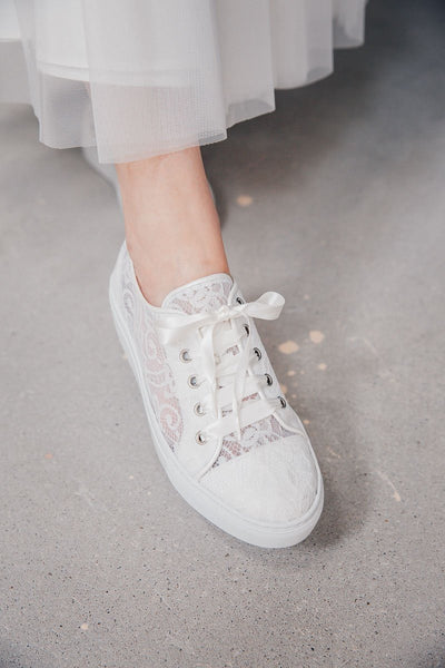 Braut Sneakers mit Spitze und Satinschnürsenkeln - Nelli Pearl Lace