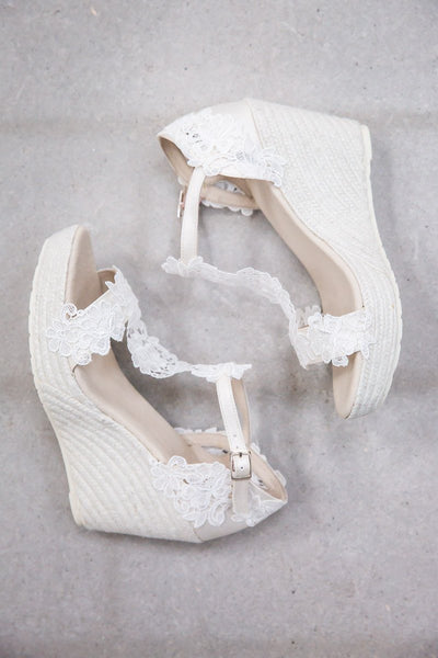 Braut Wedges, Sandalette mit Keilabsatz und romantischer Blumenspitze