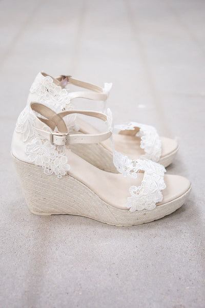 Braut Wedges, Sandalette mit Keilabsatz und romantischer Blumenspitze