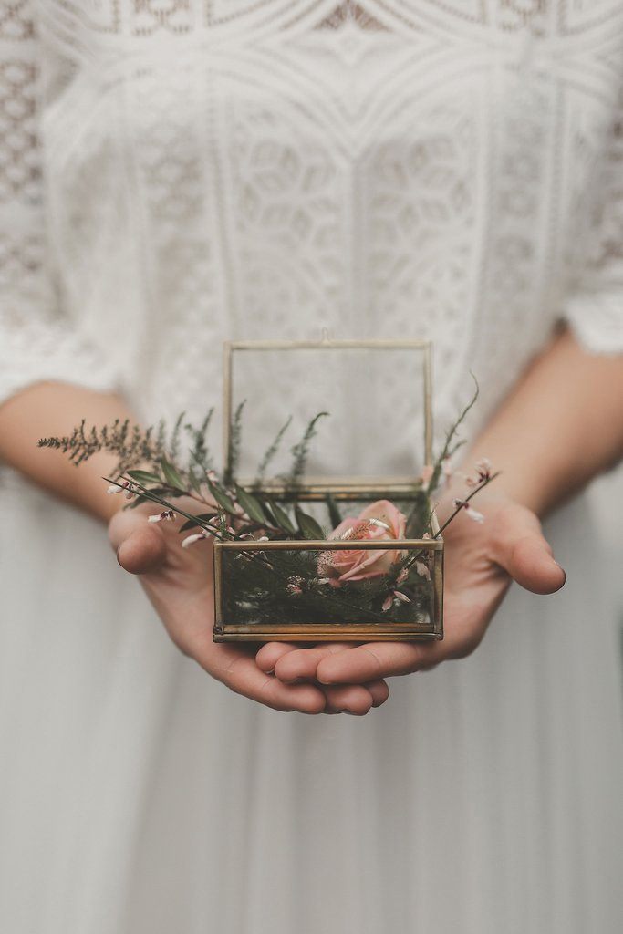 Schlichtes Ringkästchen aus Glas für die Hochzeit