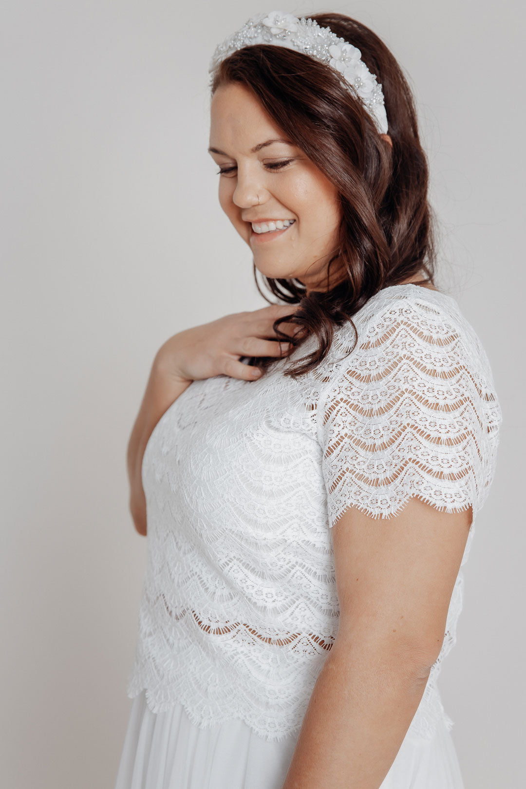 Plus Size Braut Top mit kurzen Ärmeln – Elin noni Curvy