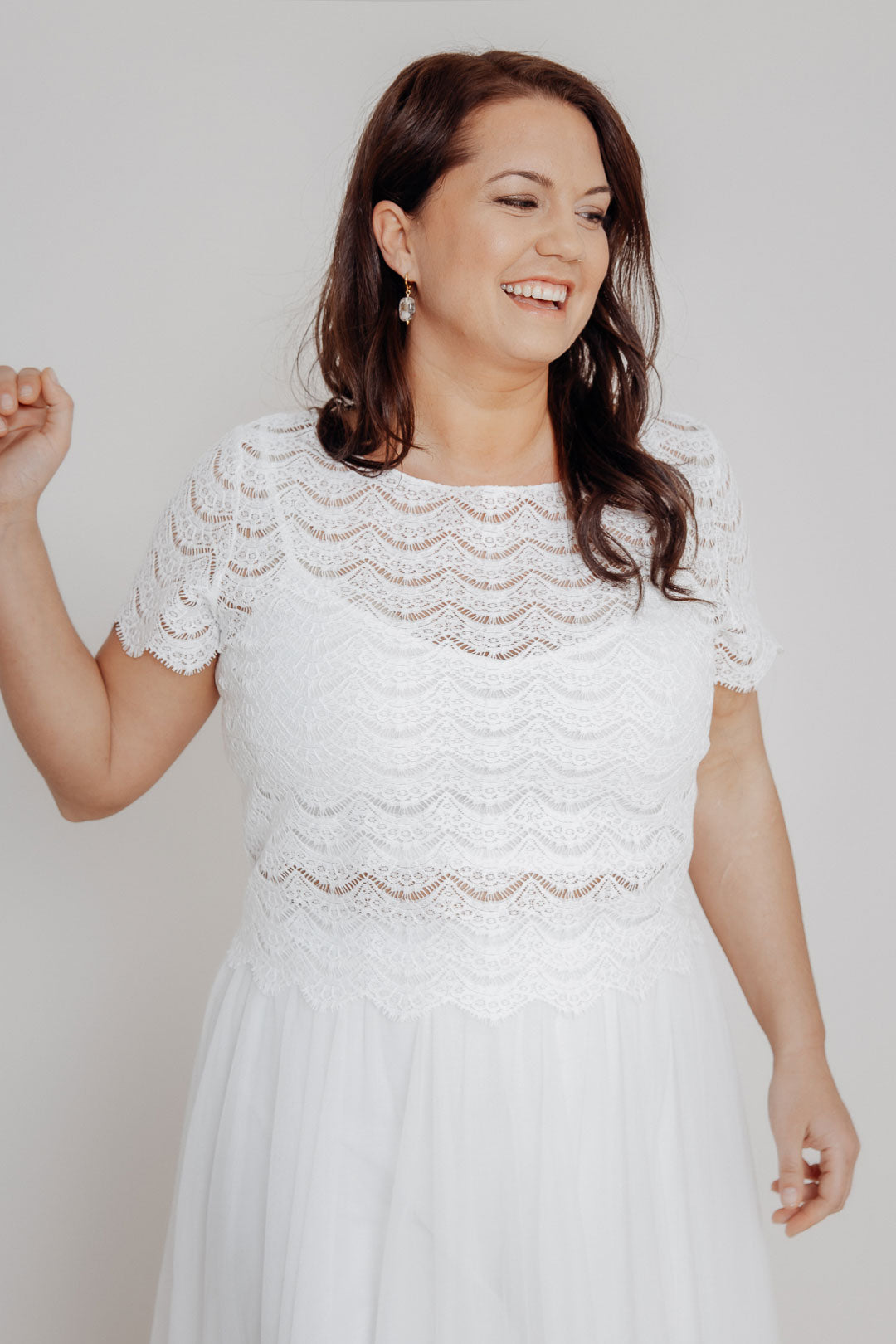 Plus Size Braut Top mit kurzen Ärmeln – Elin noni Curvy