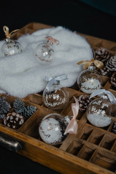 Weihnachtskugel, Baumschmuck, "will you be my bridesmaid?", Gruppenbild in verschiedenen Farben