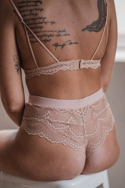 High-Waist-String mit Spitze - Naked