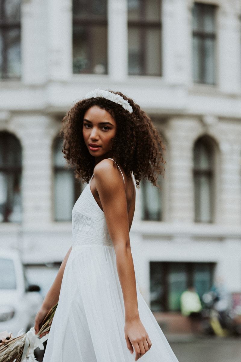 Langes, rückenfreies Trägerkleid mit Hippie-Spitze - DawnLanges, rückenfreies Trägerkleid mit Hippie-Spitze - Dawn