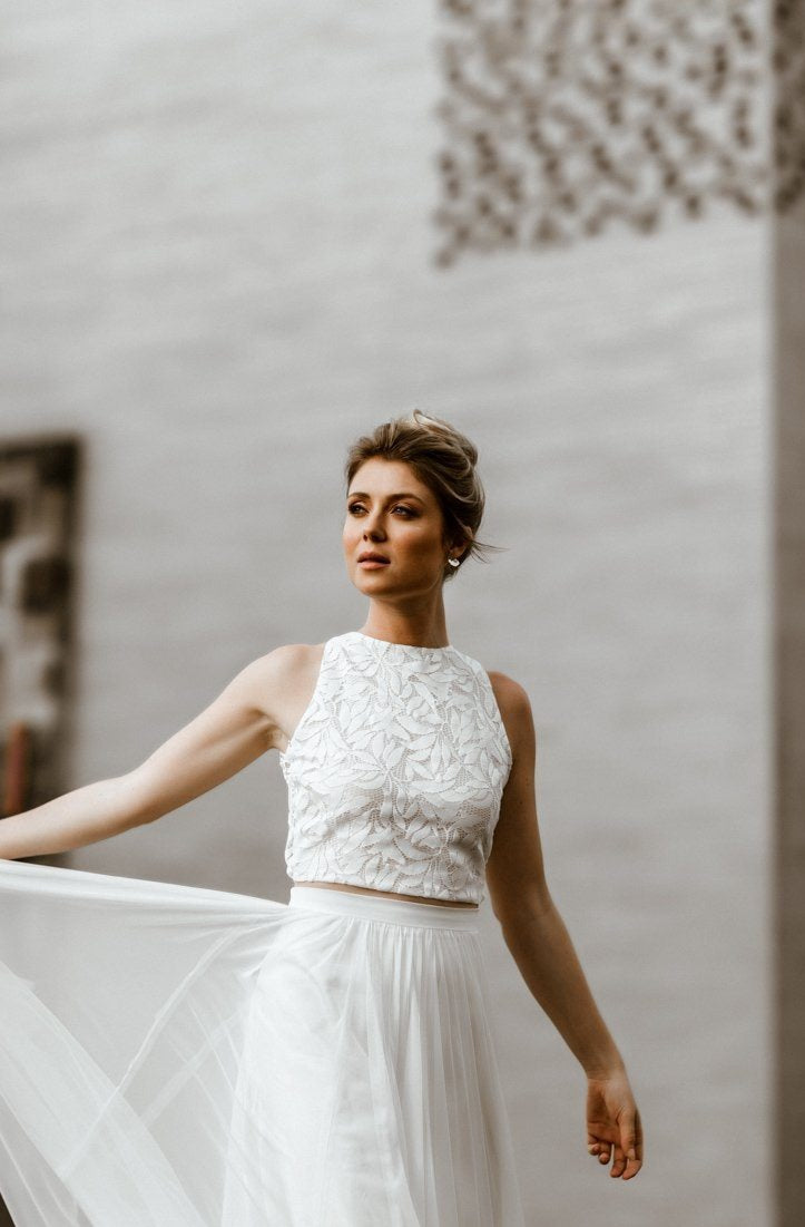 Braut Top mit Blättermuster und Rückenausschnitt - Emilia mit Brautrock Aisling aus Tüll in Ivory