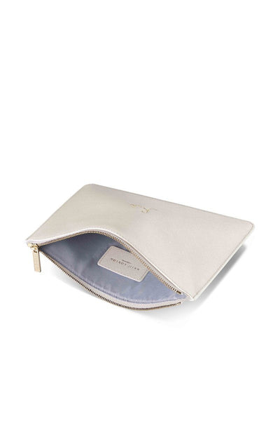 Schlichte Pouch für die Braut mit goldenem Schriftzug "Bride" in Metallic White