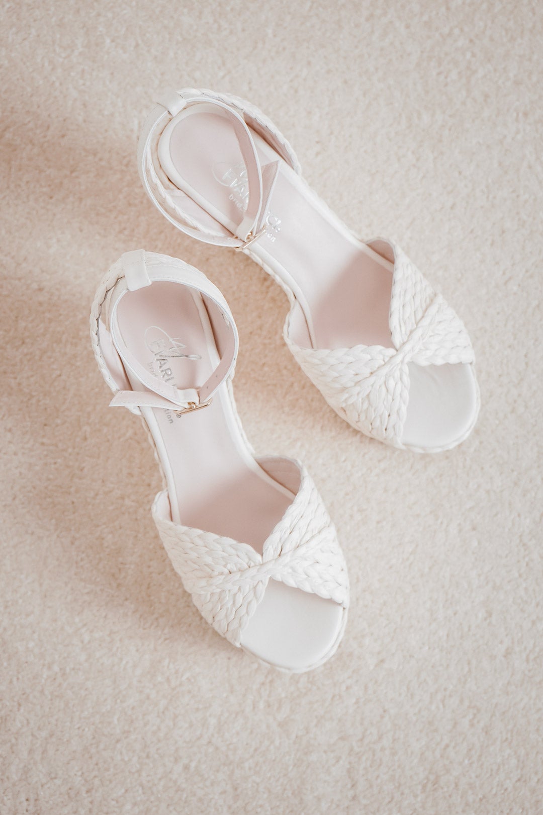 Sandalette mit Keilabsatz - Louna Pearl Raffia