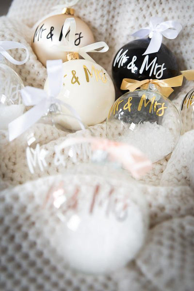 Christbaumkugel, Baumschmuck zur Hochzeit "Mr & Mrs" in verschiedenen Farben