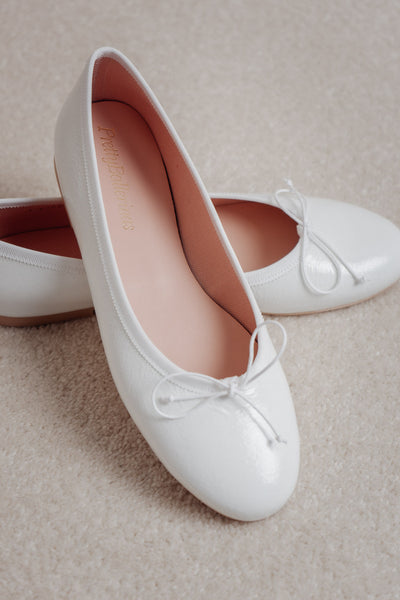 Weisse Ballerinas mit Lackveredelung - NICOLE Douce Blanco